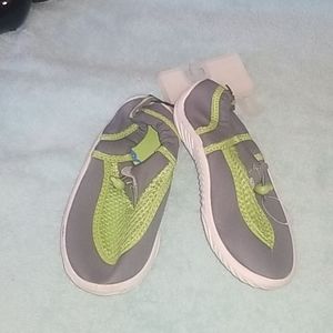 Speedo kids water shoes size 9-10